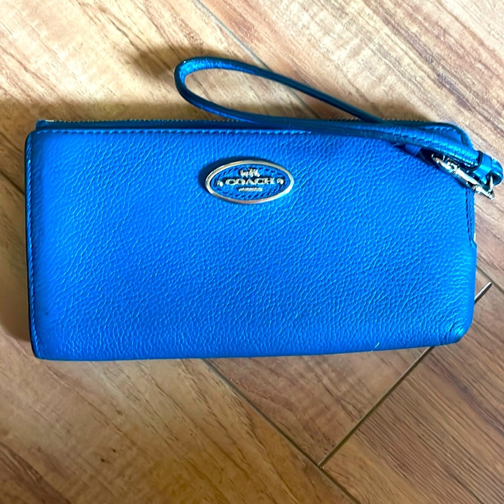 Authentic COACH Long Leather Women Wallet in Teal with Purple lining